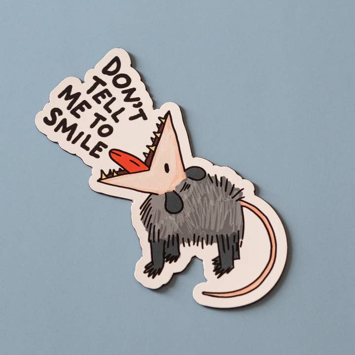 RippleSplash Studio - Vendita all'ingrosso Adesivo - Non dirmi di sorridere Adesivo in vinile Opossum0