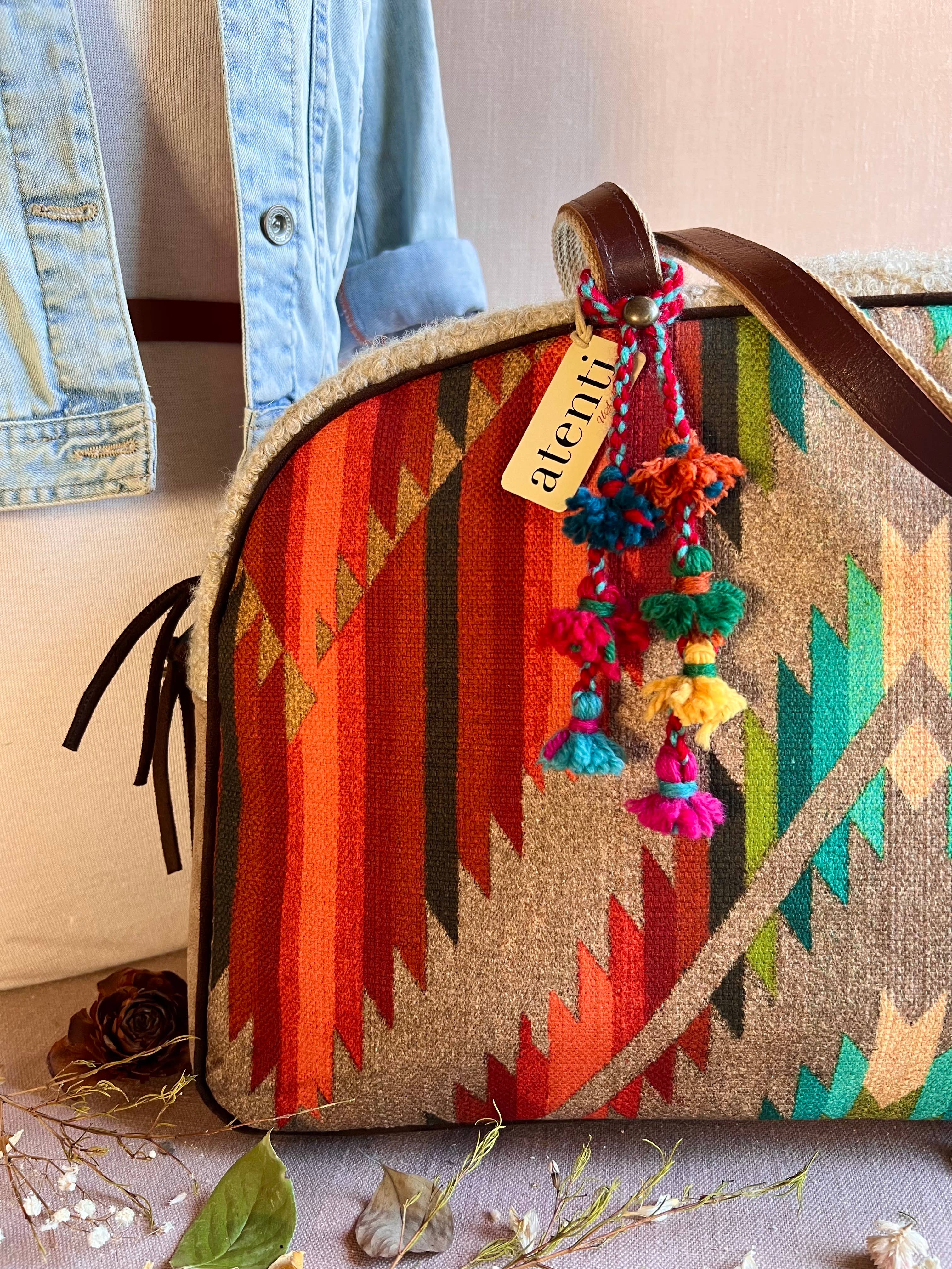 Atenti - Vente Sac de voyage – femme - Sac de voyage weekender Maverick fait main par Atenti – Fabriqué aux États-Unis4