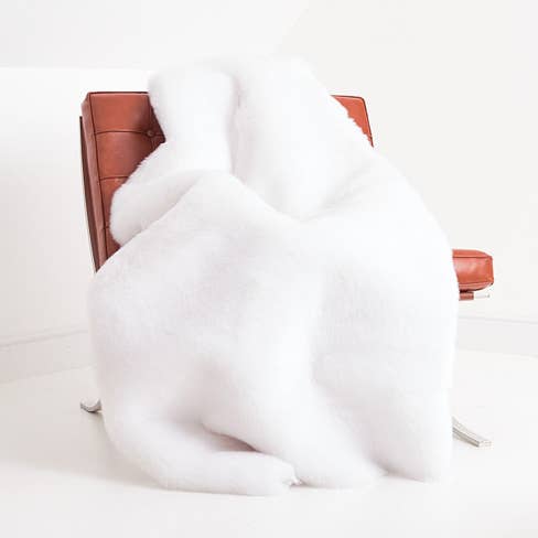 Plaid in pelliccia sintetica Brisbane con fodera rossa in cashmere e lana per la vendita all'ingrosso da parte di Henry d'Elkin