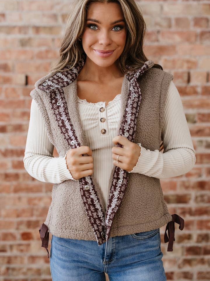 LALALOO Floral Contrast Trim Fleece Side Bow Tie Vest for wholesale by LALA LOO