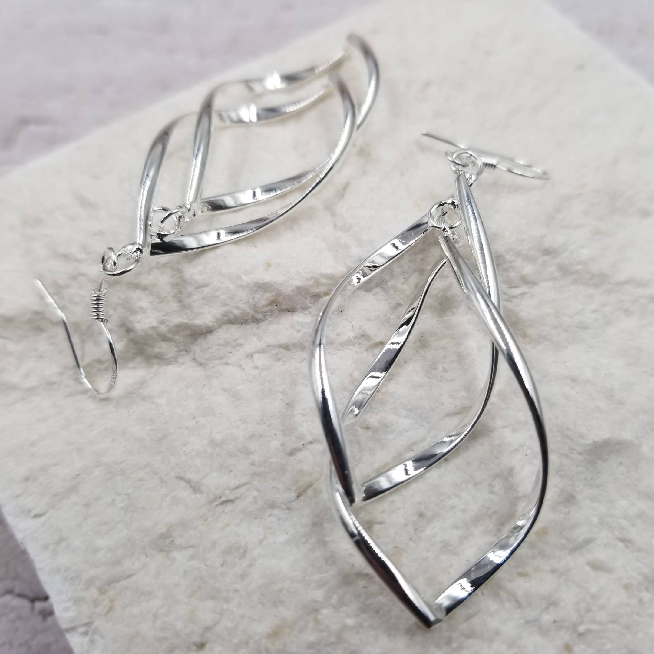 Treasure Wholesale - Wholesale Dangle Earrings - Abstract Geometry Silver Earrings2