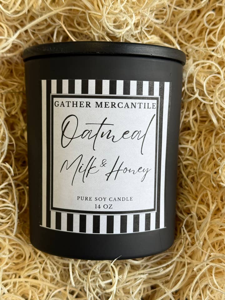 Candela di pura soia al latte d'avena e miele da 14 oz per la vendita all'ingrosso da parte di Gather Mercantile