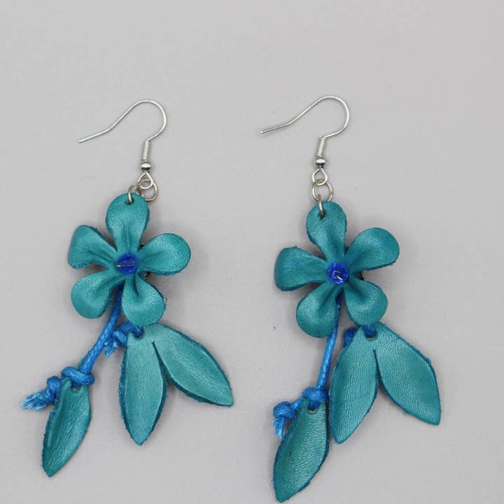 Sunflower Handmade leather inc – Großhandel Ohrhänger – Handgefertigter Blumenohrring aus Leder7