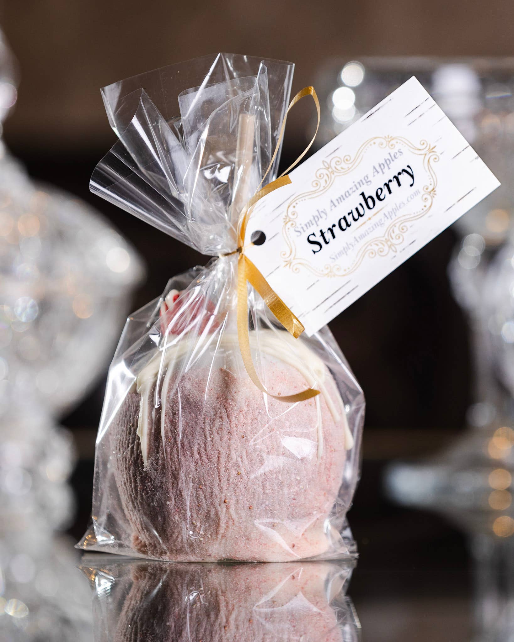 Simply Amazing Apples - Wholesale Chocolate Covered Sweets - Strawberry White Chocolate Caramel Apple2