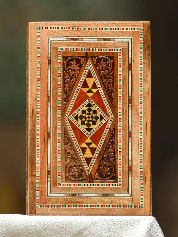 Handgjord liten mosaiklåda i trä - Intrikat inläggningsdesign - Smyckeskrin, ringlåda, bohemisk inredning för wholesale av JOUZ