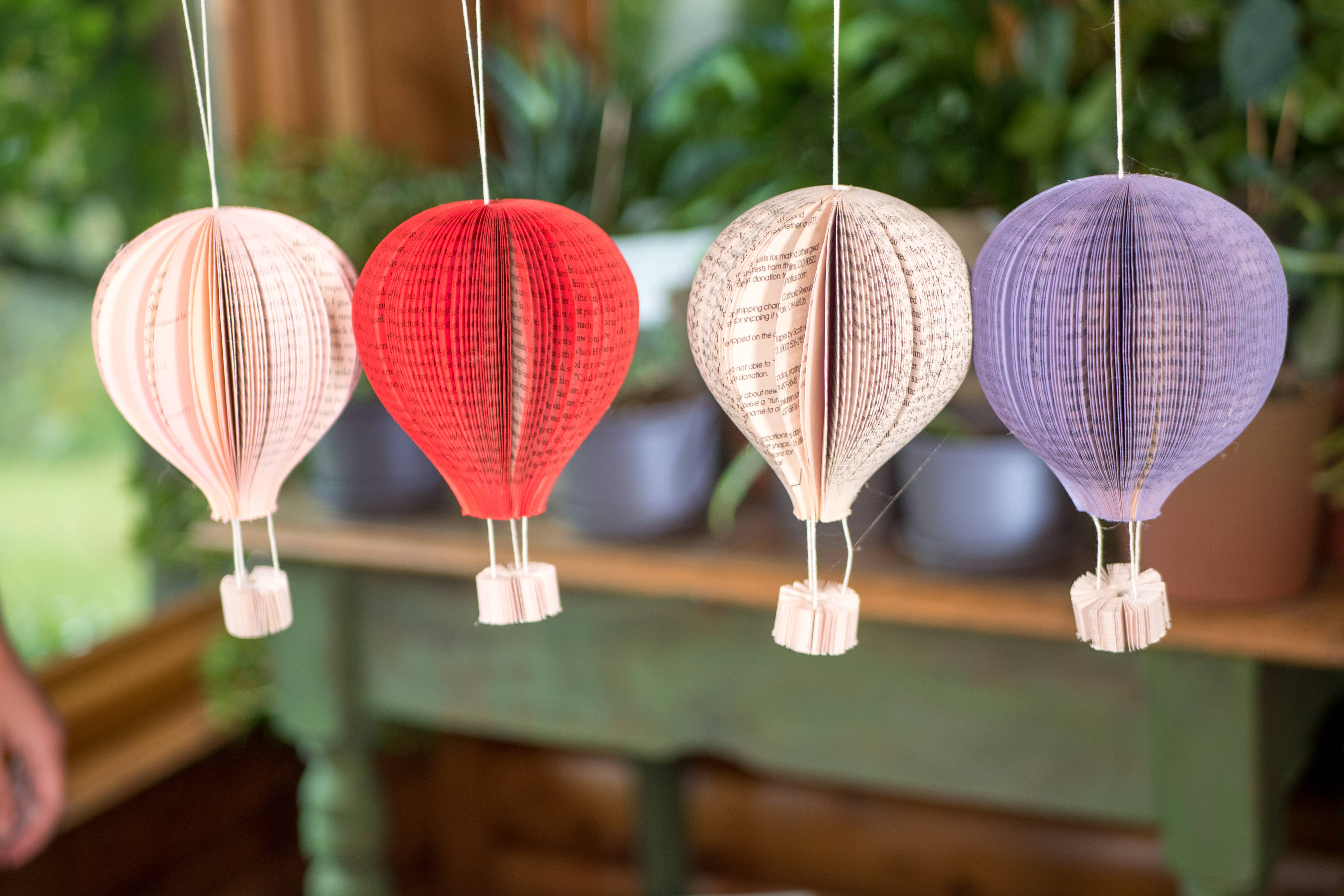 Root To Vine - Venta al por mayor Adornos - Adorno de globo aerostático, decoración librosa, adorno navideño0