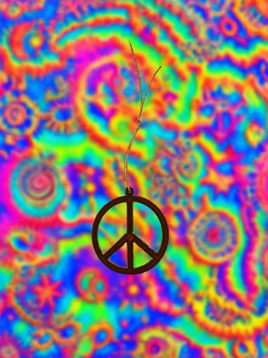 Symbole Peace Ornament Métal rustique pour la vente par Universal Ironworks USA