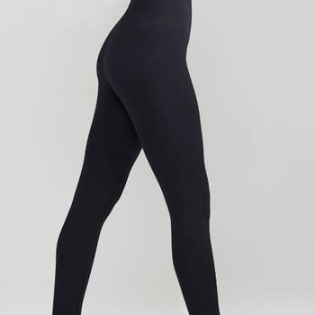 Seamless Solutions - Mid Waist Shaping Short w/ Ruching