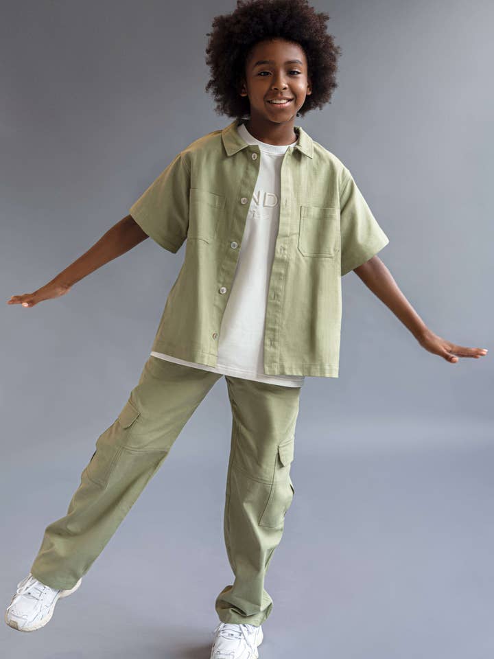 Pantalon cargo pour la vente par PAREA