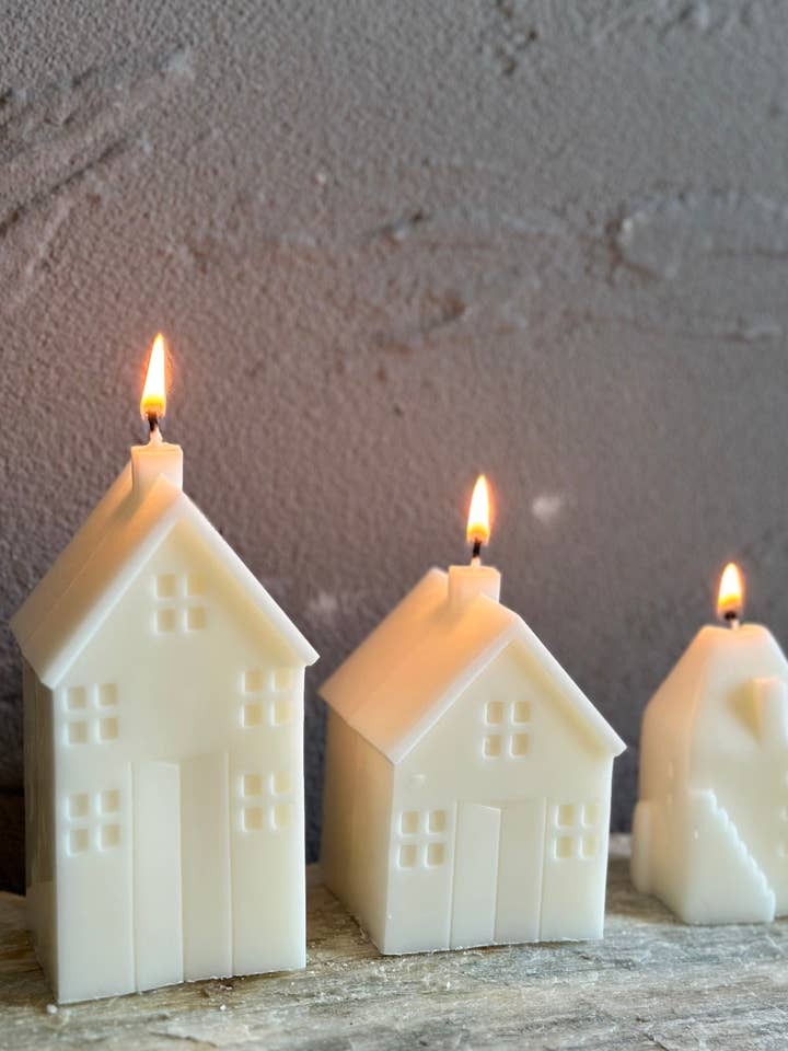 Christmas Cottage Candle for wholesale by LA AROMA CANDLE CO.