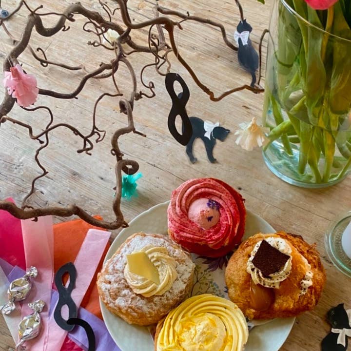 Tall Hat Tales - Wholesale DIY Craft Kit - Fastelavn Cats (Nordic festival)