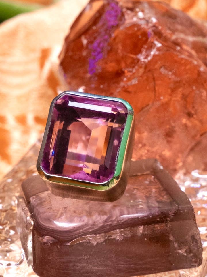 Bague Carrée Goliath en Azalée Rose (Argent) pour la vente par Vesper Obscura