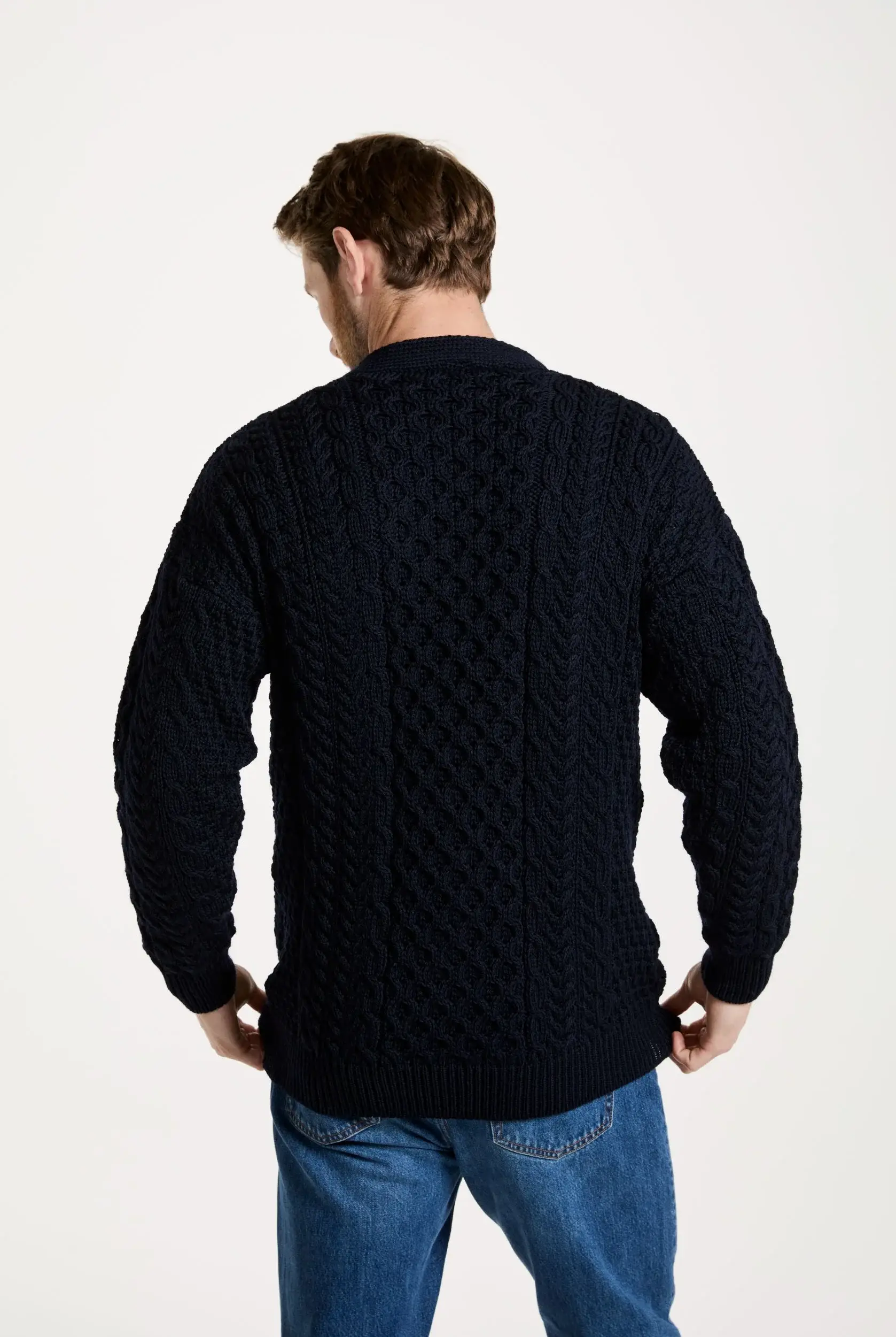 Aran Woollen Mills - Venta al por mayor Cárdigan - Hombre - Cárdigan Aran para hombre de Clare Island, azul marino1