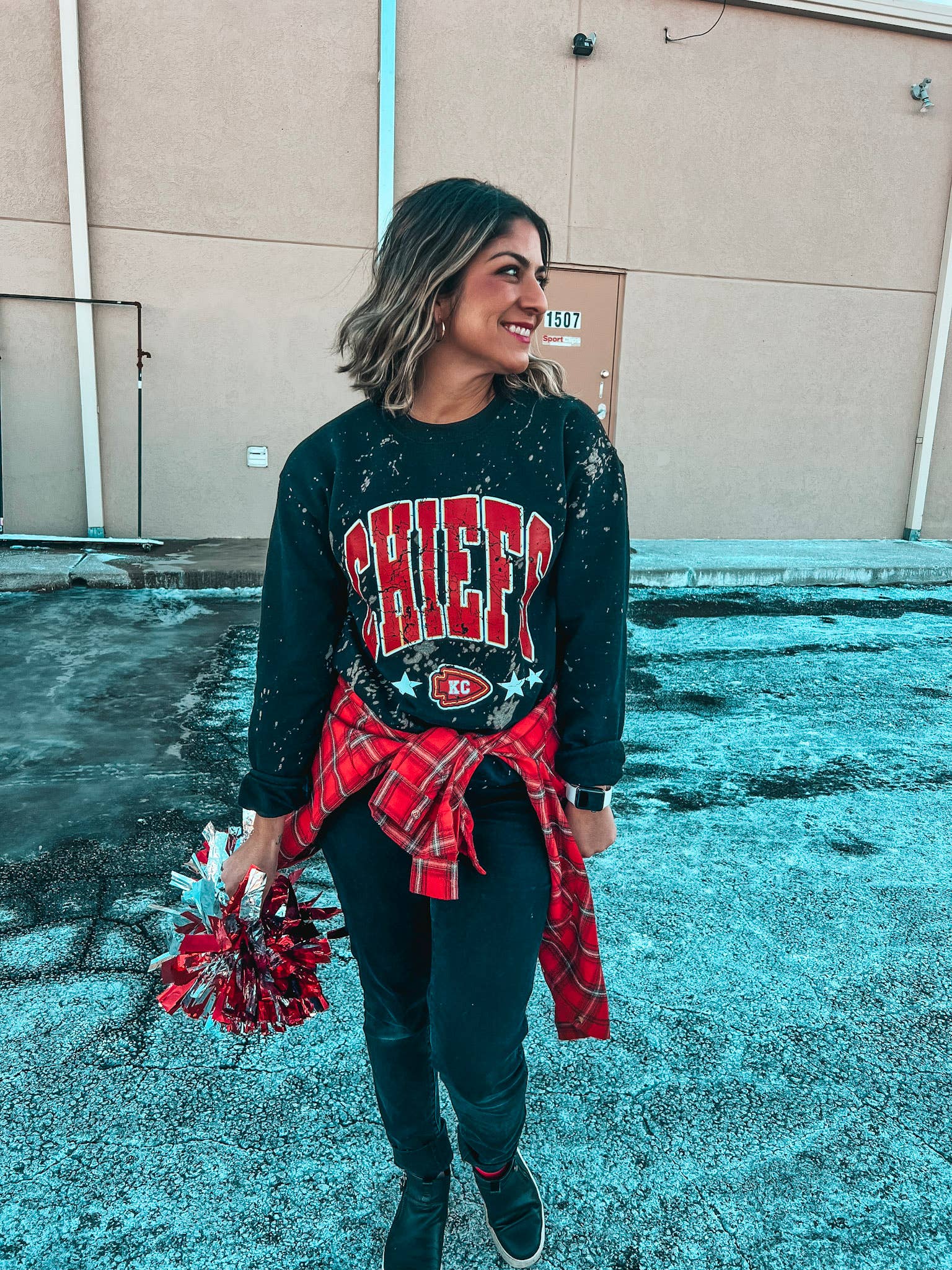 Southern Babe Wholesale - Wholesale Graphic Sweatshirt - Women's - CHIEFS STARS BLEACHED SWEATSHIRT1