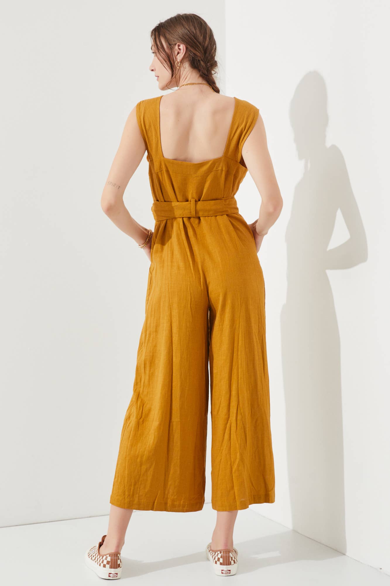 JADE BY JANE – Großhandel Jumpsuit – Damen – Ärmelloser JUMPSUIT MIT RECHTECKIGEM AUSSCHNITT UND KNÖCHELVERSCHLUSS JJS50401