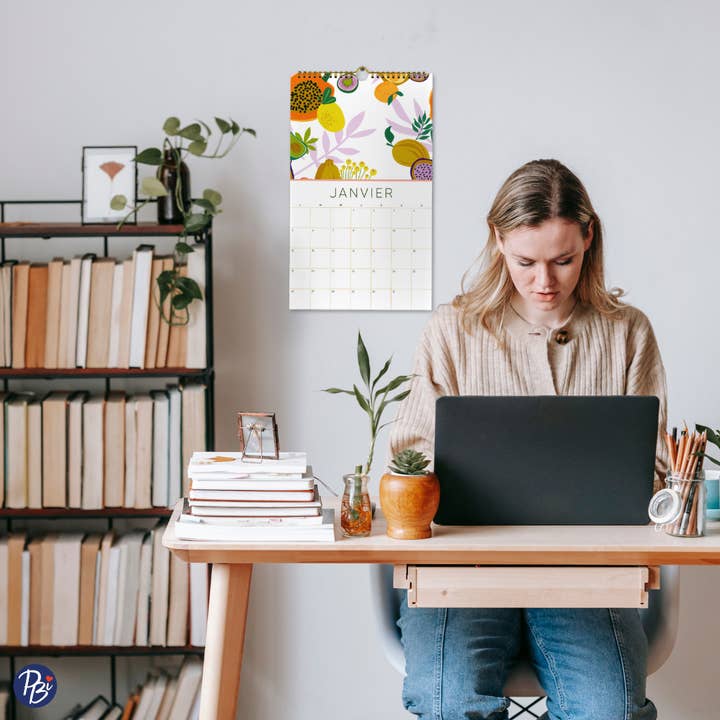 pierrebelvedere.com - Wholesale Calendar - CALENDRIER 15 MOIS-2026- PAPAYE ET POMEGRENADE5