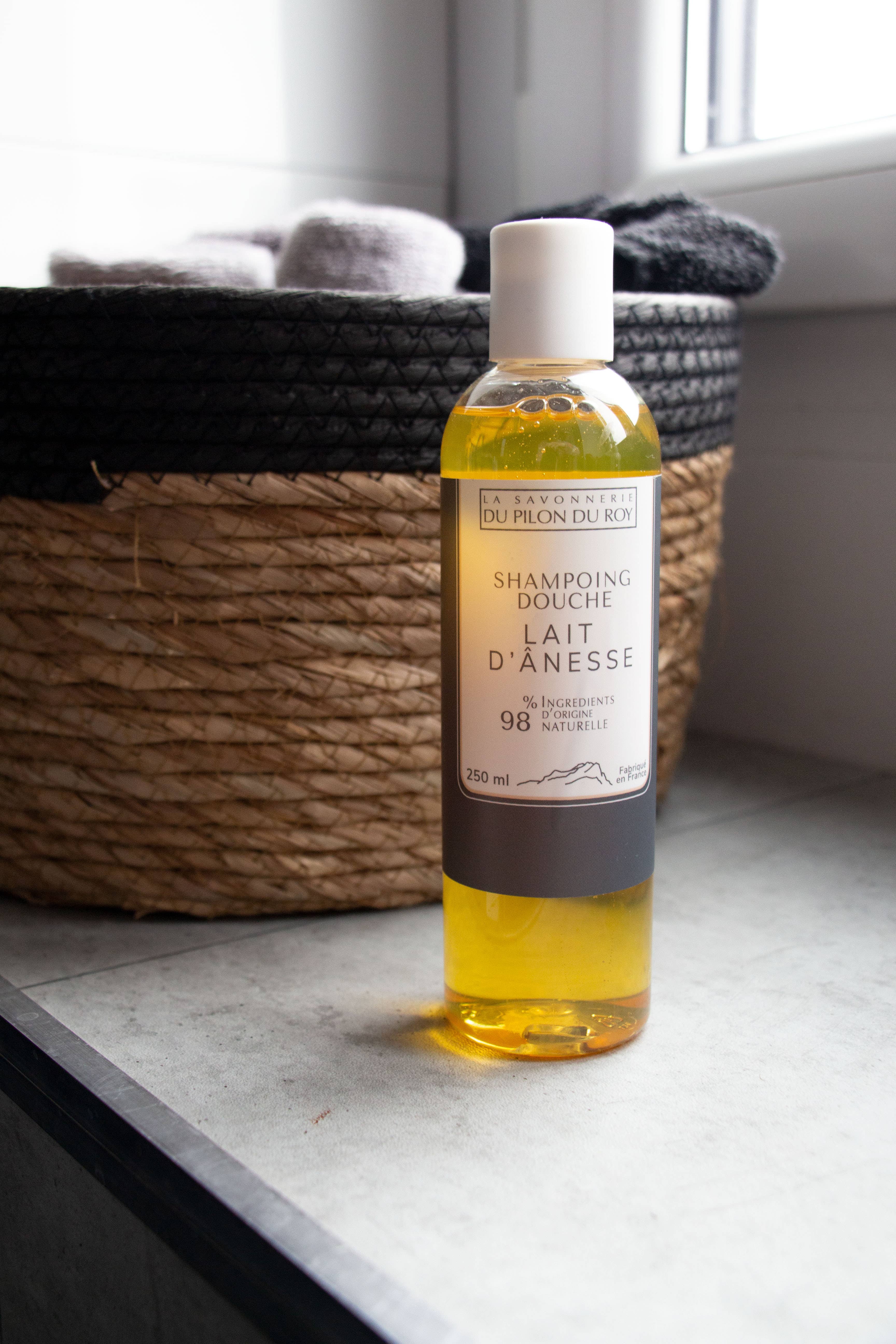 La Savonnerie du Pilon du Roy - Wholesale 2-in-1 Shampoo & Body Wash - Men's - Shampoing-douche au Lait d'ânesse Bio 250ml1