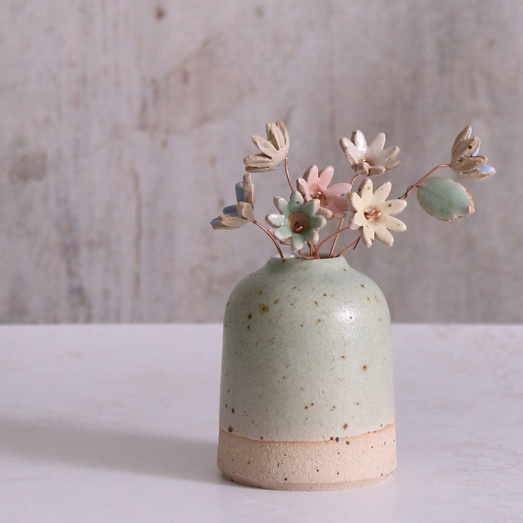 Habulous - Wholesale Artificial Flowers - Small Daisy Ceramic Flower Stems1