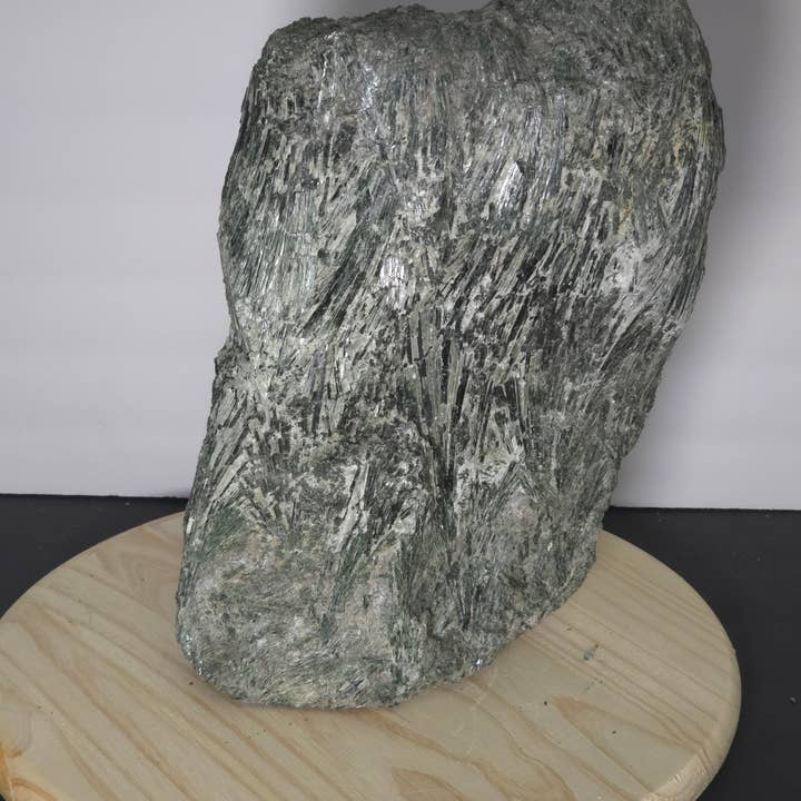 Campione di Diopside Verde I per la vendita all'ingrosso da parte di The Texas Rocks