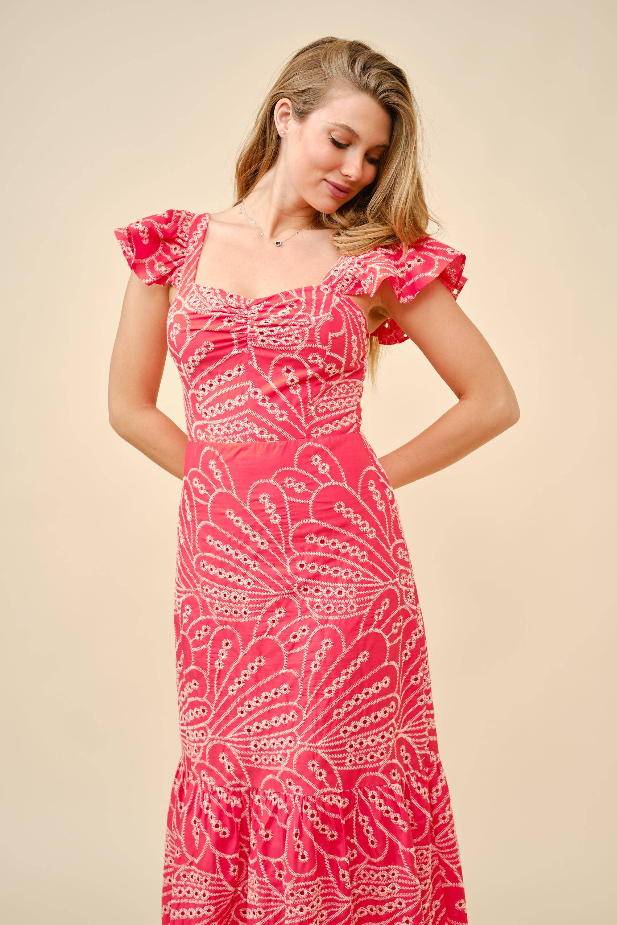 Tea & Cup - Vendita all'ingrosso Vestito - Donna - Abito lungo con scollo a cuore e ricami traforati0