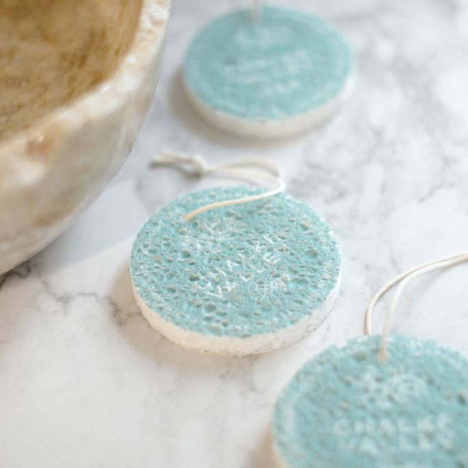 Chalke Valley Soaps – wholesale Facial cleanser – Compostable Magic Sponge for Gentle Facial Cleansing8