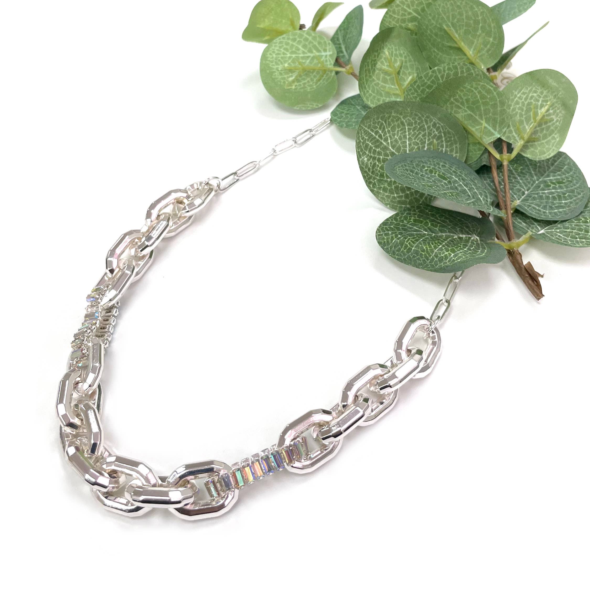 StarryNYC – wholesale Kedjehalsband – Tjock kedja kopplad med baguette pärlhalsband7