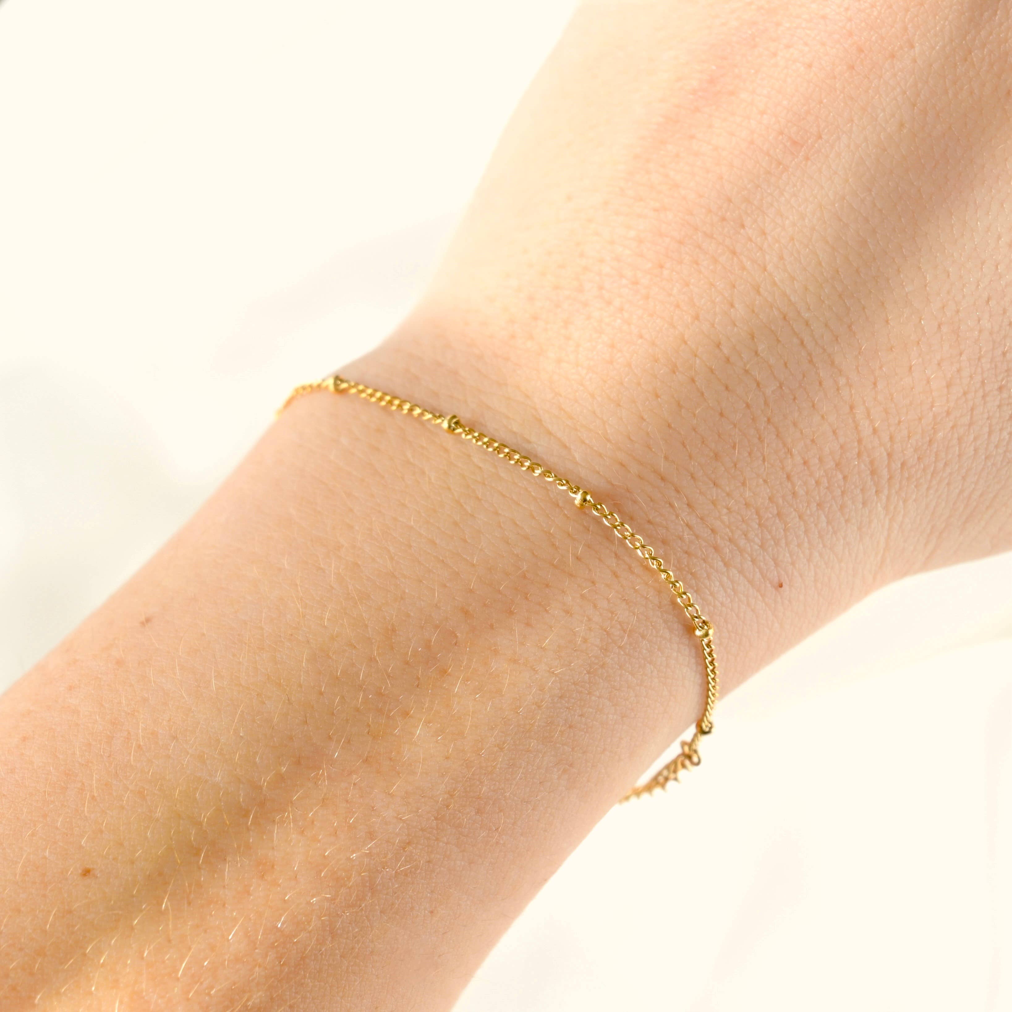 Blueyejewelry - Wholesale Link & Chain Bracelet - Dainty Gold Bracelets - Waterproof Chain Bracelets for Women10