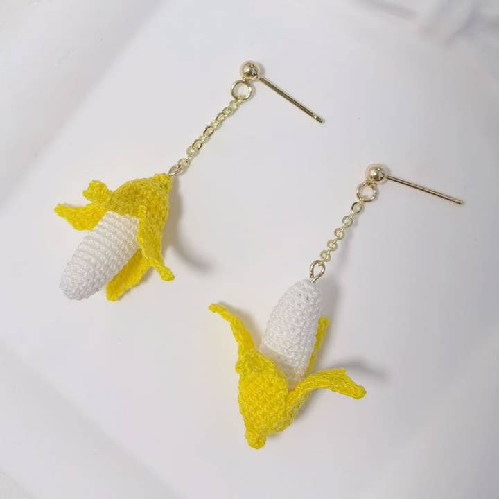 Banan örhängen för wholesale av Miss Peachy