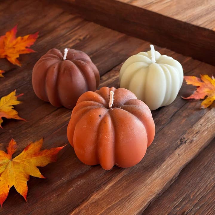 Pumpkin Fall Candle for wholesale by Linoy Boutique