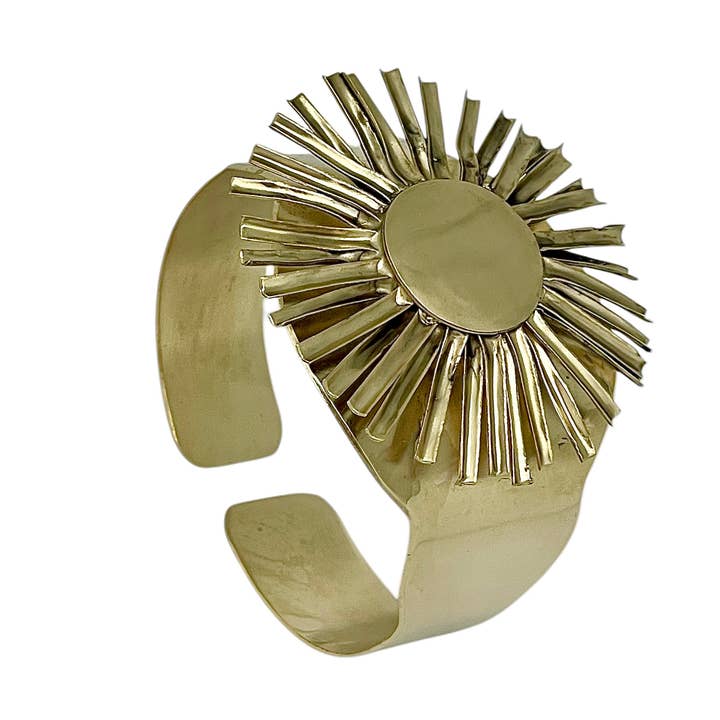 Bracelet large Tournesol en laiton doré pour la vente par Gloria Mago