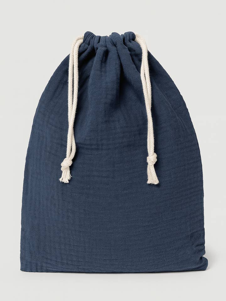 Personaliseerbaar baby- en kinderzakje van blauwe katoenen mousseline voor wholesale door MAZZANNE