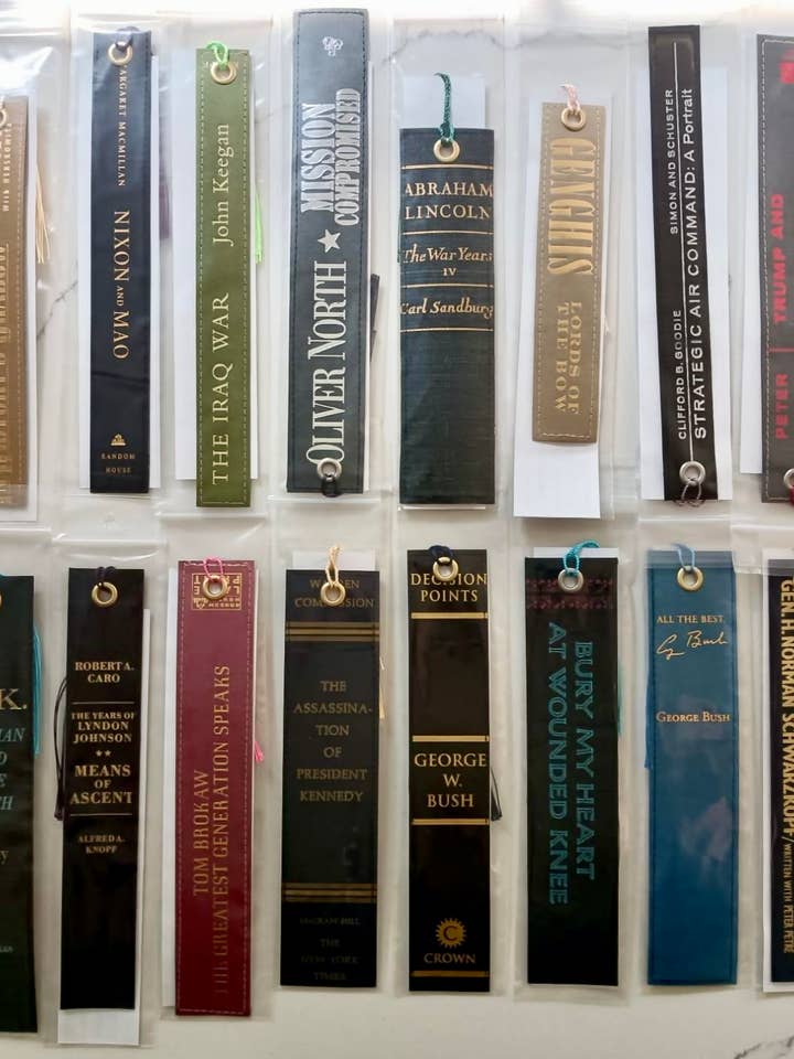 Marcador de Livro de Lombada Recuperada - Conjunto Político por atacado de Black Velvet Coyote