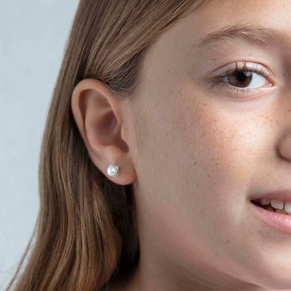 In Season Jewelry – wholesale Earrings – Kids – Pearl 7mm Baby / Kids Earrings Screw Back - Sterling Silver1