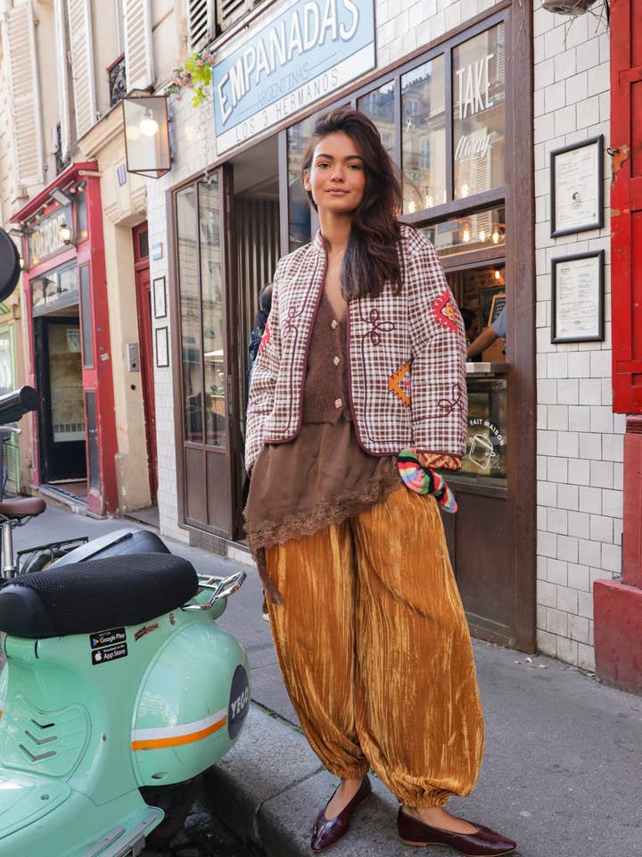 Balloon pants in golden velvet for wholesale by The Corner