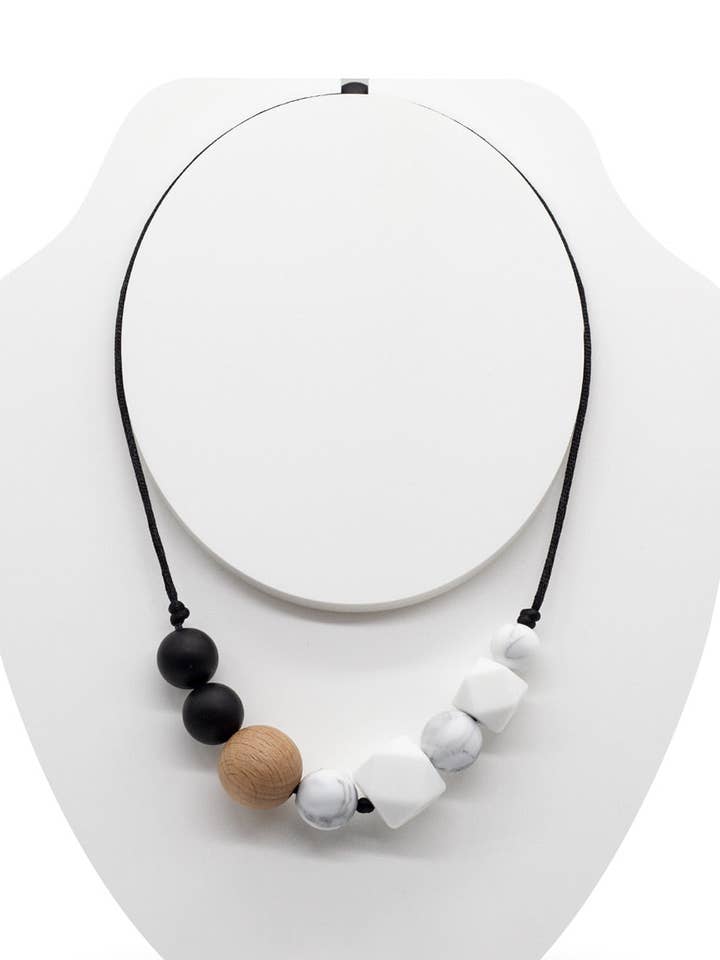 Breastfeeding chain mamakette || Seattle for wholesale by Kristin Weiss Manufaktur