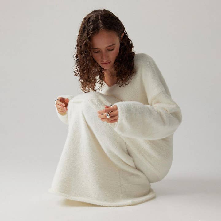 Marayn - Wholesale Top & Skirt Set - Women's - Chic European Knit VNeck Sweater Skirt Set29