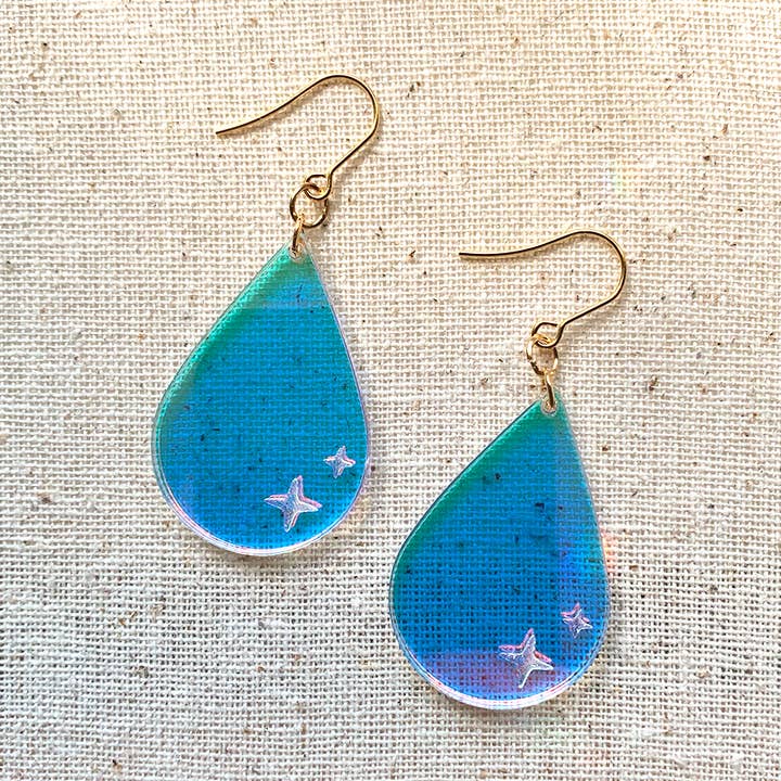 Lágrima | Pendientes llamativos de acrílico iridiscentes cortados con láser para venta al por mayor de By Akki