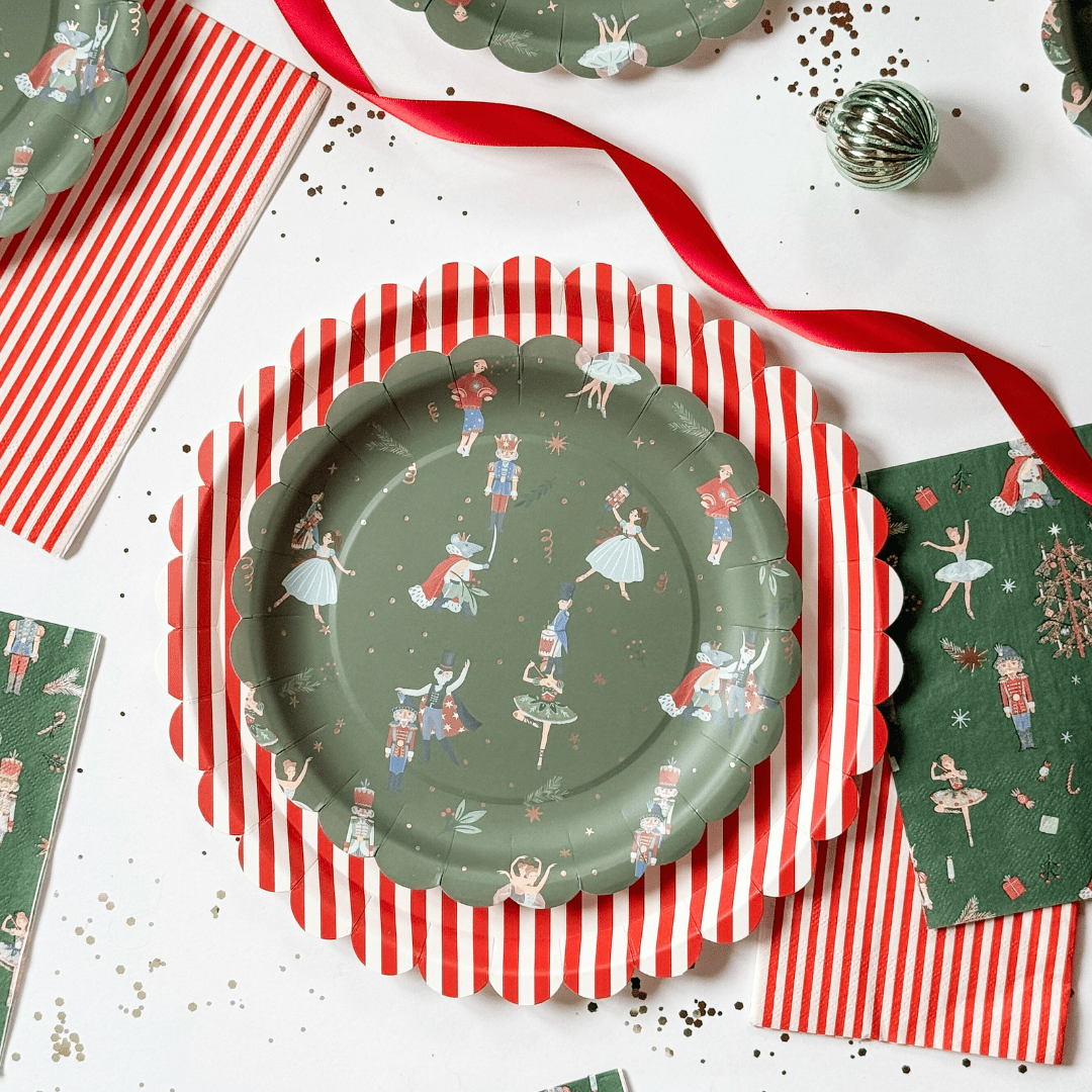 Josi James – wholesale Disposable napkin – Red & White Candy Stripe Guest Napkins (24pcs)1