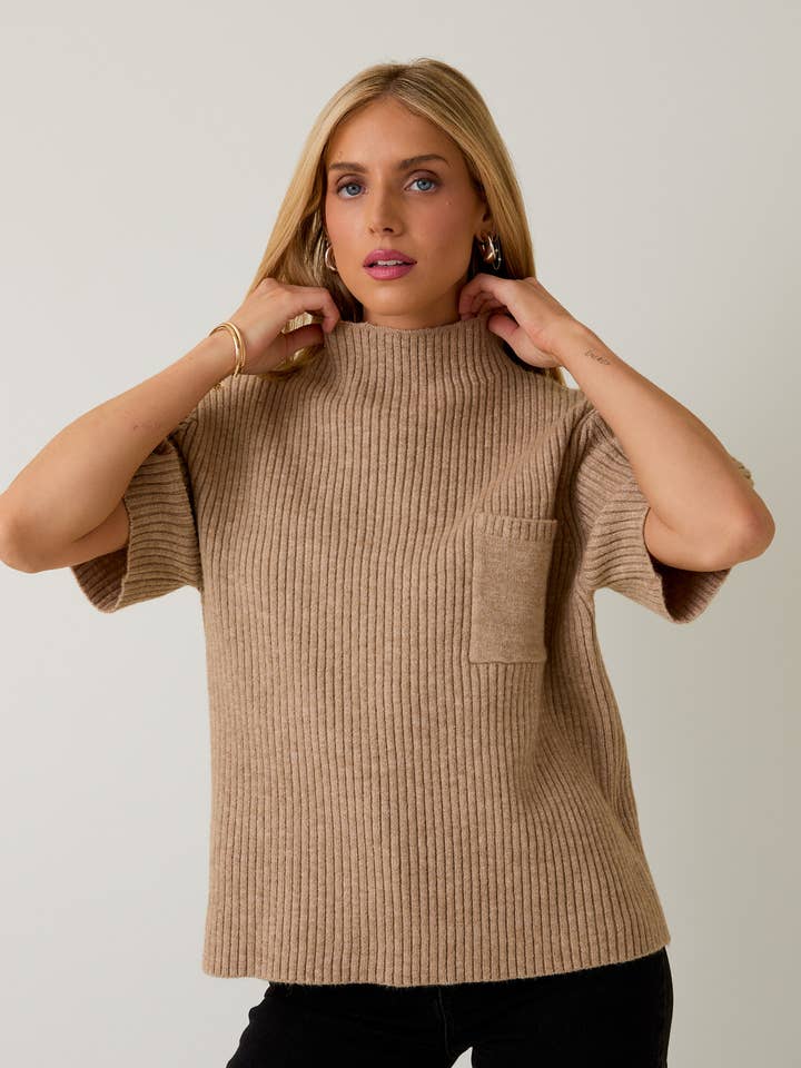 Haut de pull à manches mi-longues à col montant pour la vente par Sunday Edition by LE LIS