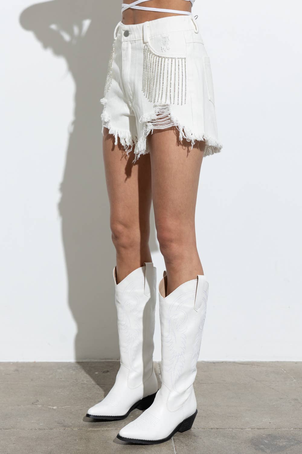 Blue B - Venta al por mayor Pantalones cortos - Mujer - Shorts de mezclilla Blue B con detalles deshilachados, flecos y pedrería13