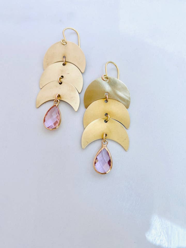 Orecchini Dusty Rose Pink Moon per la vendita all'ingrosso da parte di Moxie Collective (formerly Atonement Design)