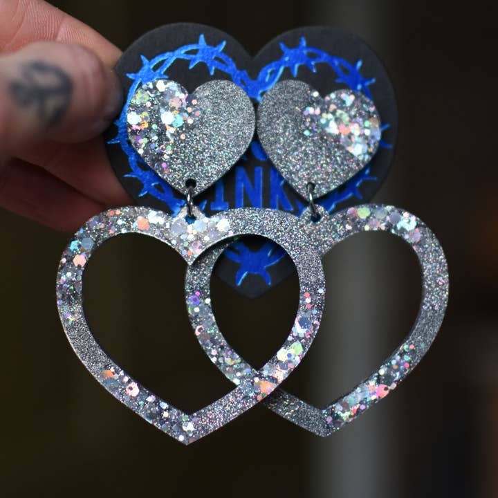 Överi Bling Boucles d'oreilles en forme de cœur pour la vente par Vorssa Ink