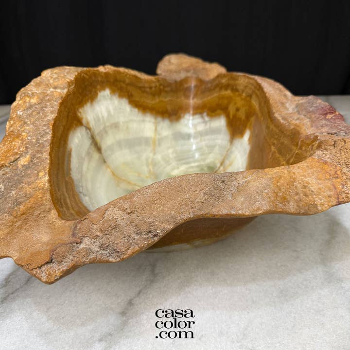 Grande coupe en onyx brut à bord taillé pour la vente par Casa Color