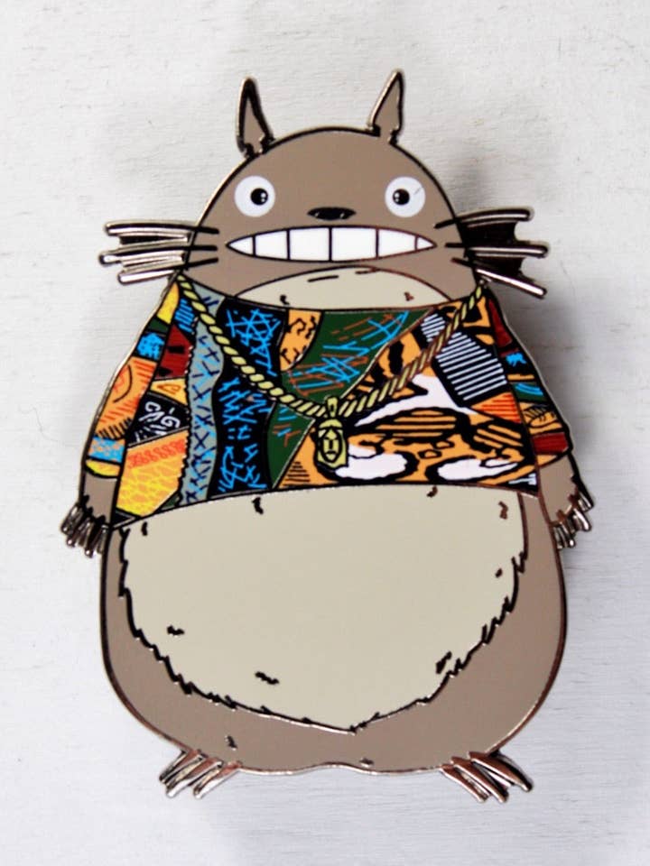 petite épingle en émail Totoro pour la vente par Pancho Abalos