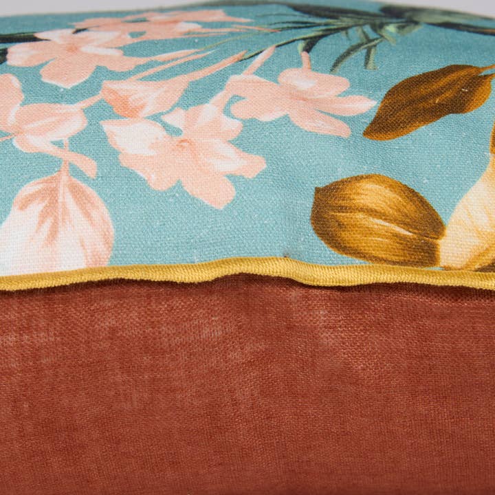 Stamen Studio srl – wholesale Dekorativ kudde – Terrakotta - blommig kudde med broderad kant2