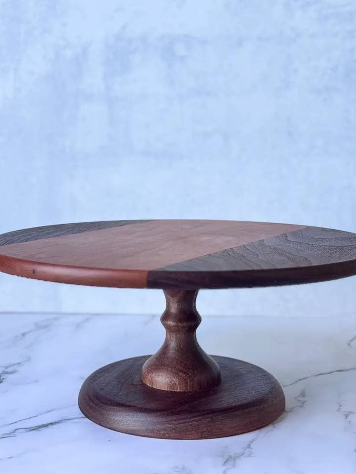 SUPPORTO PER TORTA MISS OCENIA | PEDESTAL IN LEGNO MULTI-LEGNO ANTICO per la vendita all'ingrosso da parte di THE RILEY/LAND COLLECTION
