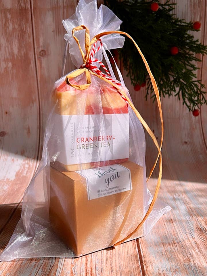 Schlagzuckerpeeling + Geschenkbeutel mit Seife für den Großhandel von LaVic Organics