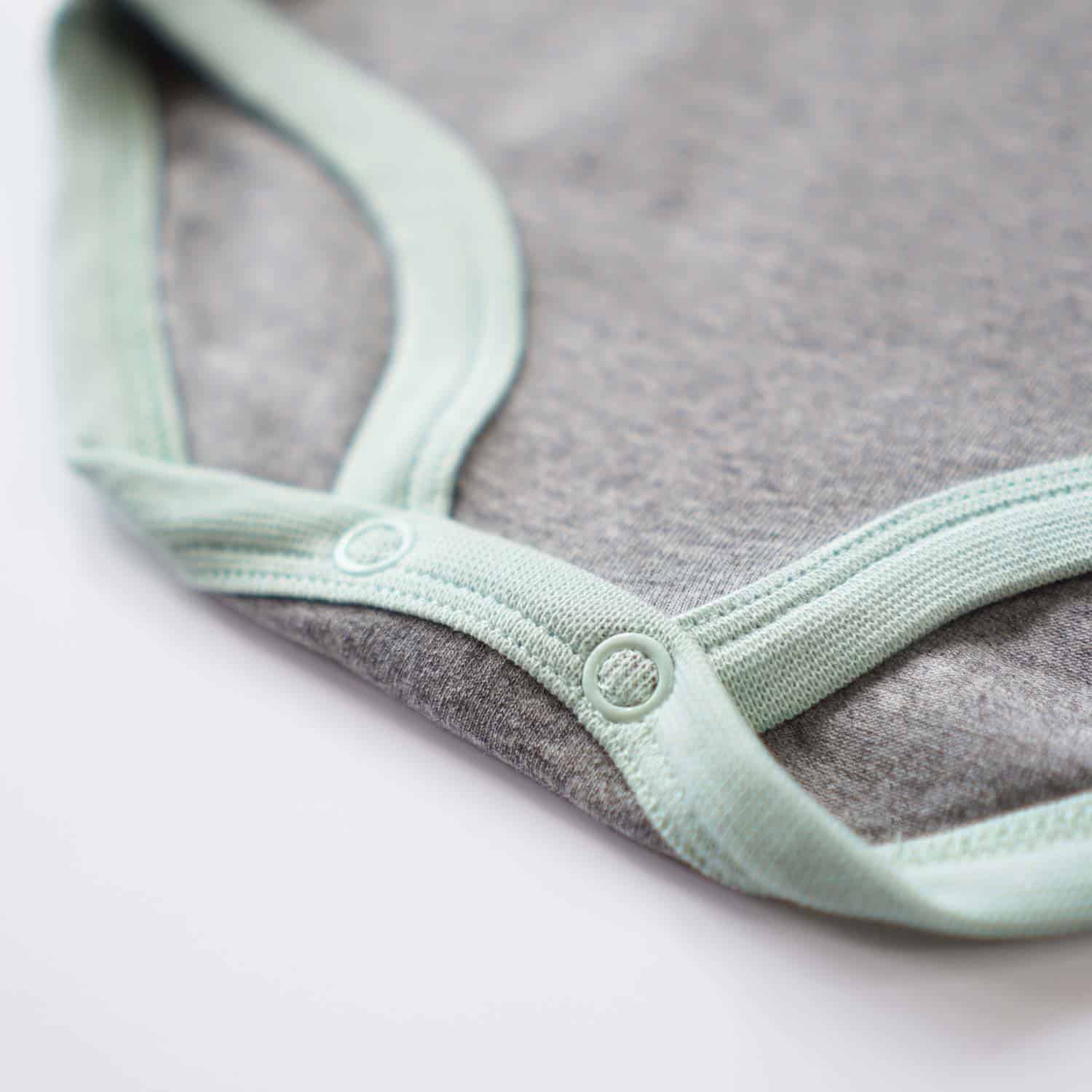 PAPA m'habille - Wholesale Bodysuit (Non-Footed) - Baby - Body in organic cont “Peanut” green of water3