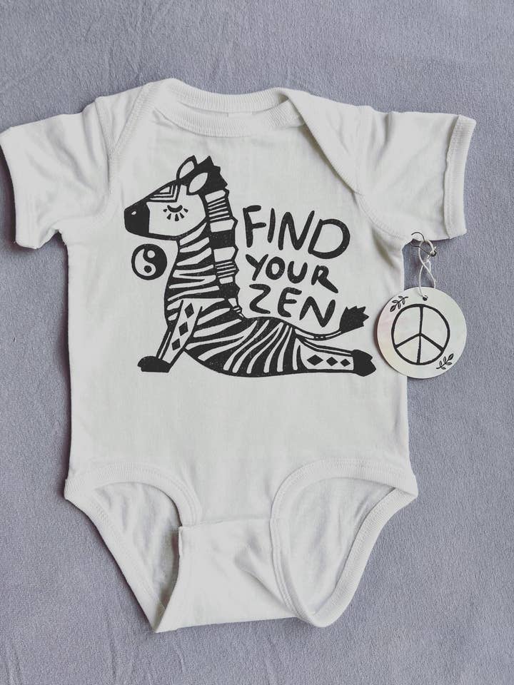 Zen Zebra Baby Bodysuit, Yoga babykläder för wholesale av Hippie Baby Co