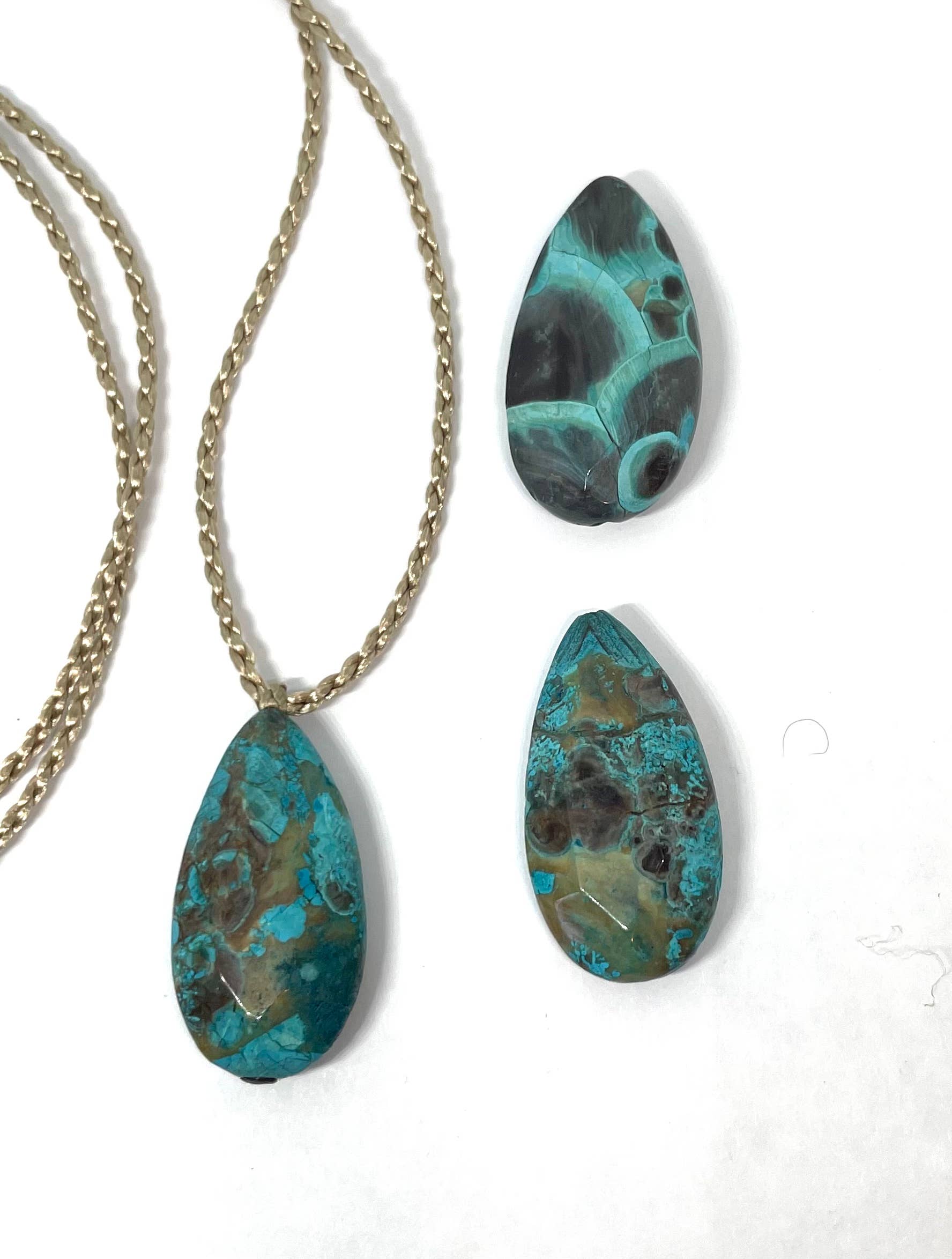 Lily Chartier / Mermaid Rope - Vente Colliers à pendentif - Collier goutte Jasper bleu océan1